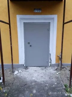Двери в подъезд дома