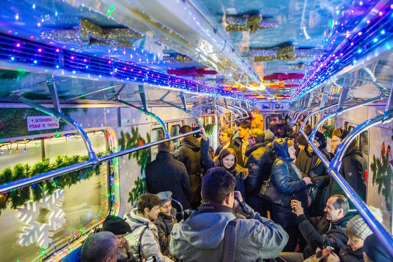 Москва лучше нью-йорка. Жара лето в москве 2021. Почему москву назвали москвой. Почему в москве не будет лета. Москвабад город.