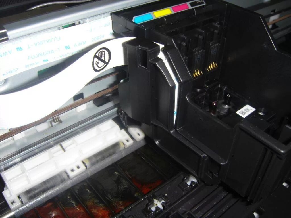 Как почистить головку принтера. Шлейф Epson sx130. Головка Эпсон sx130. Epson sx130 шлейф печатающей головки. Epson sx125 печатающая головка.
