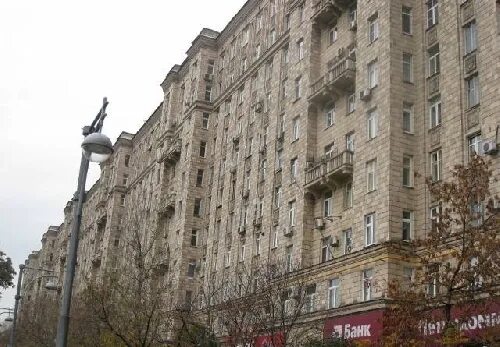 Продается трехкомнатная квартира в Москве 100 кв.м., метро Парк Победы, Победы, 