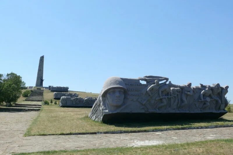 освобождение донбасса саур-могила 1943. саур-могила донецкая 2022. обелиск саур могила. саур могила. мемориал в донбассе саур могила.