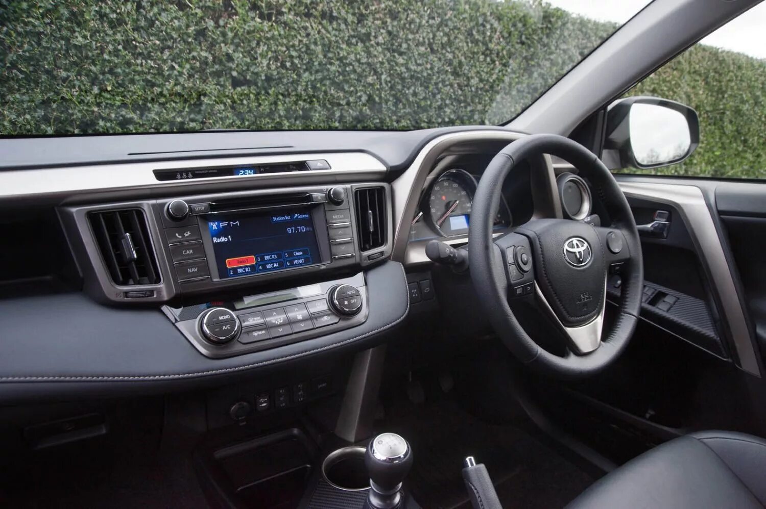 Снятие панели с прикуривателем - Toyota RAV4 (IV), 2 л, 2015 года своими руками 