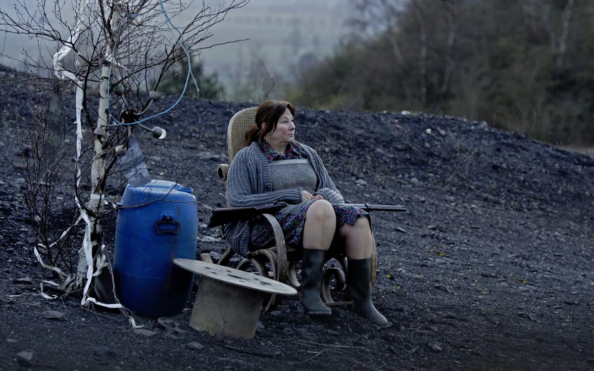 Девушка в клетке. Свора 2010. Свора 2010. Свора 2010. Свора 2010.