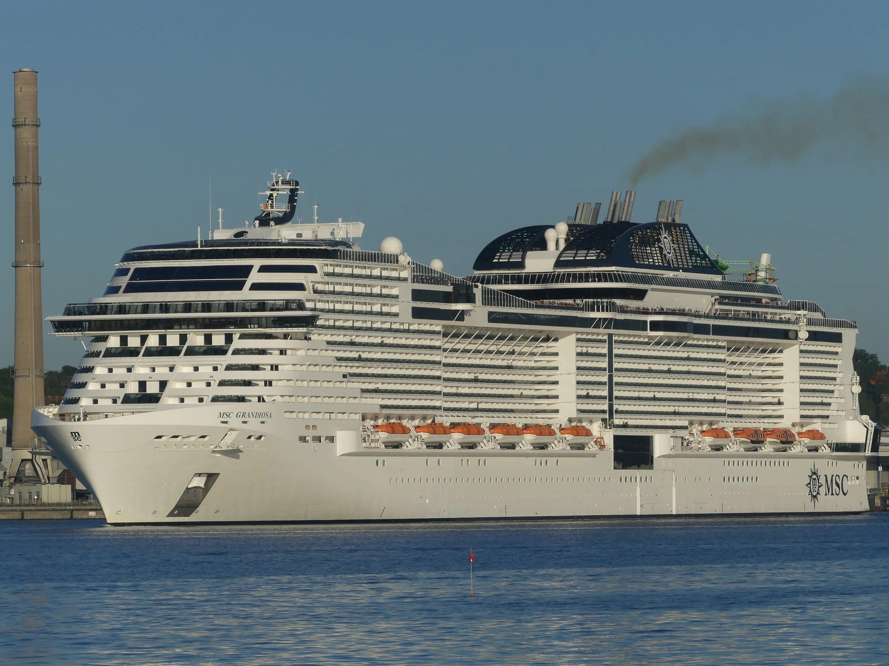 Msc местоположение. Msc grandiosa. маршрут msc grandiosa. киль круизных лайнеров. msc grandiosa великобритания.