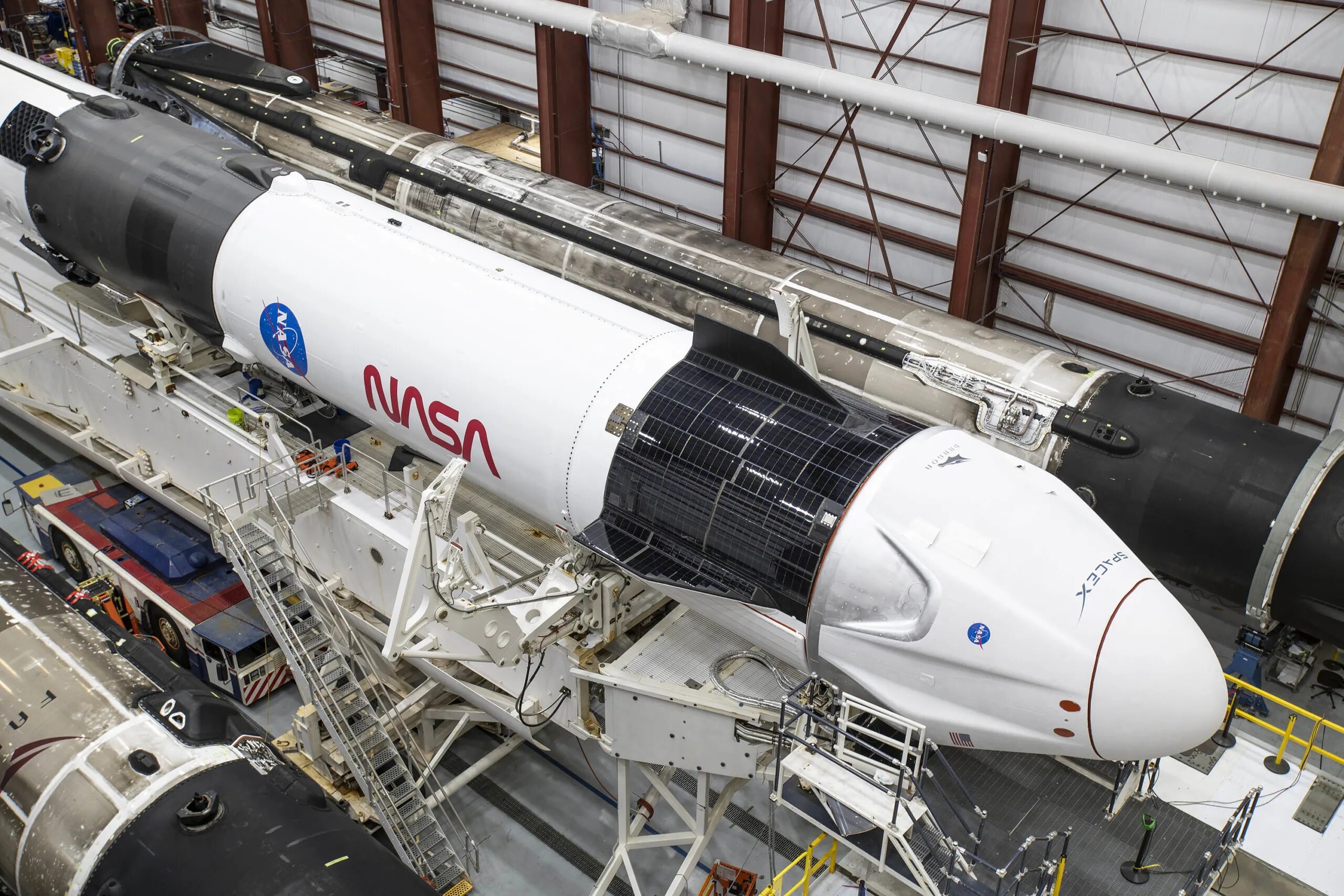 Космический корабль spacex dragon. Crew dragon 9. Crew dragon 9. Ракета spacex crew dragon. Dragon 2 spacex.