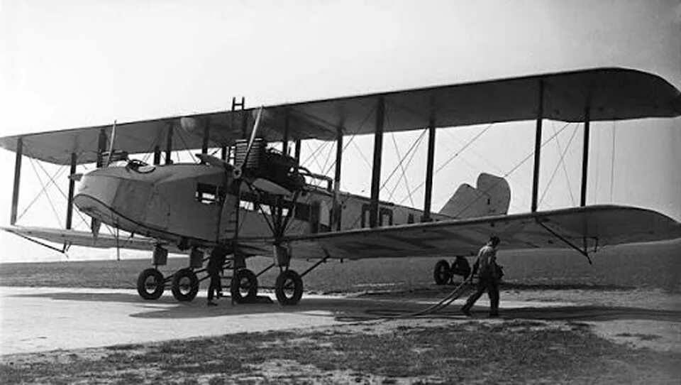 Бомбардировщик Хэндли-пейдж 0/400. Хендли пейдж w8b самолет. Handley Page Type a. Самолеты Handley Page второй мировой.