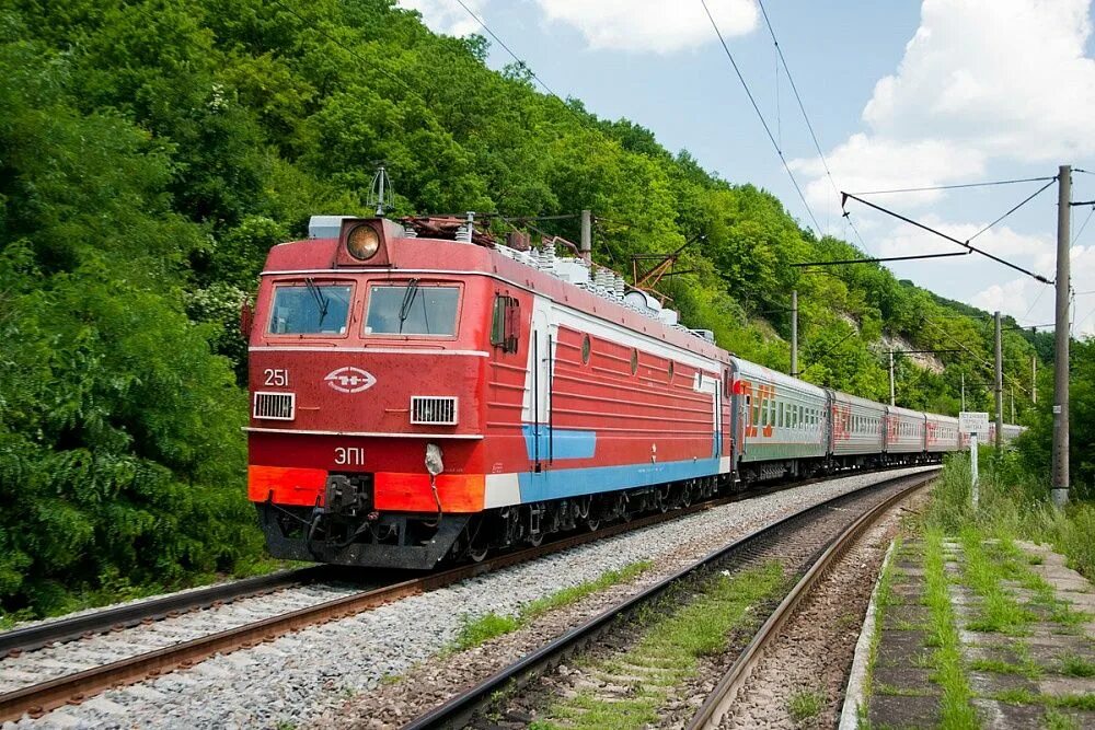 Жд электровоз. Пассажирский Локомотив эп1. Локомотив НЭВЗ эп1. Эп1 электровоз электропоезда. Пассажирские тепловозы РЖД.