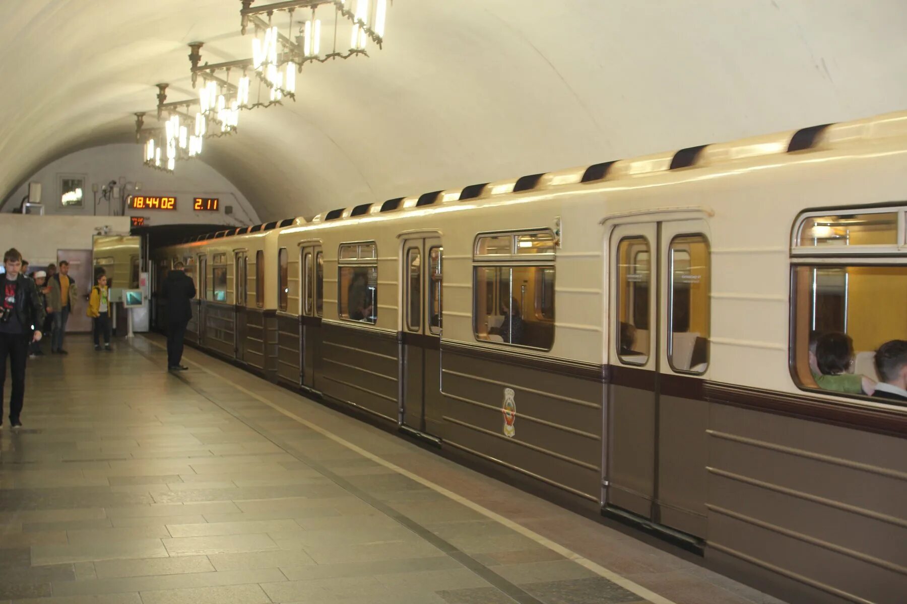 Мониторы в вагонах метро. Москва 24 вагоны. Экраны "москва 24" в московском метрополитене. 3/554. Вагоны москва 24.