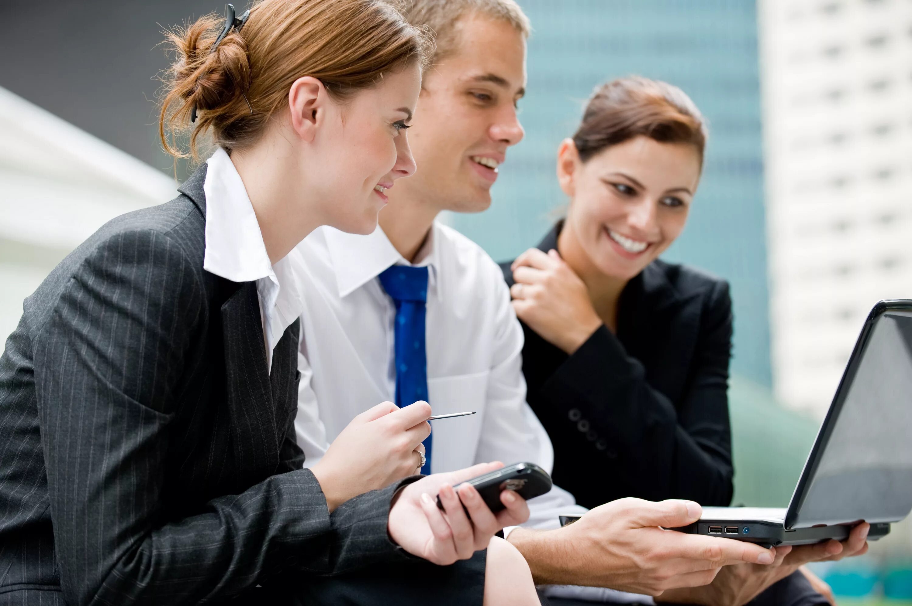 Как быстро найти сотрудника. Человек на собеседовании. Где искать персонал. Популярные способы поиска работы. Привлечение специалистов.