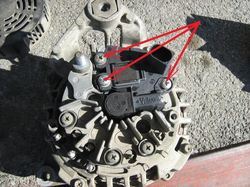 Генератор vw пассат 1,6. 0 генератор. Генератор бош 140 а. Генератор фольксваген пассат б5. 6 крепления.