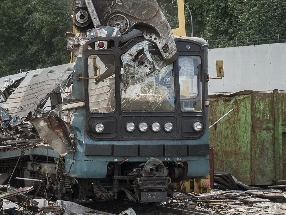 Крушение поезда сантьяго де компостела. Состав разбитый. Еж3 дефектоскоп. Галимов после катастрофы. Состав разбитый.