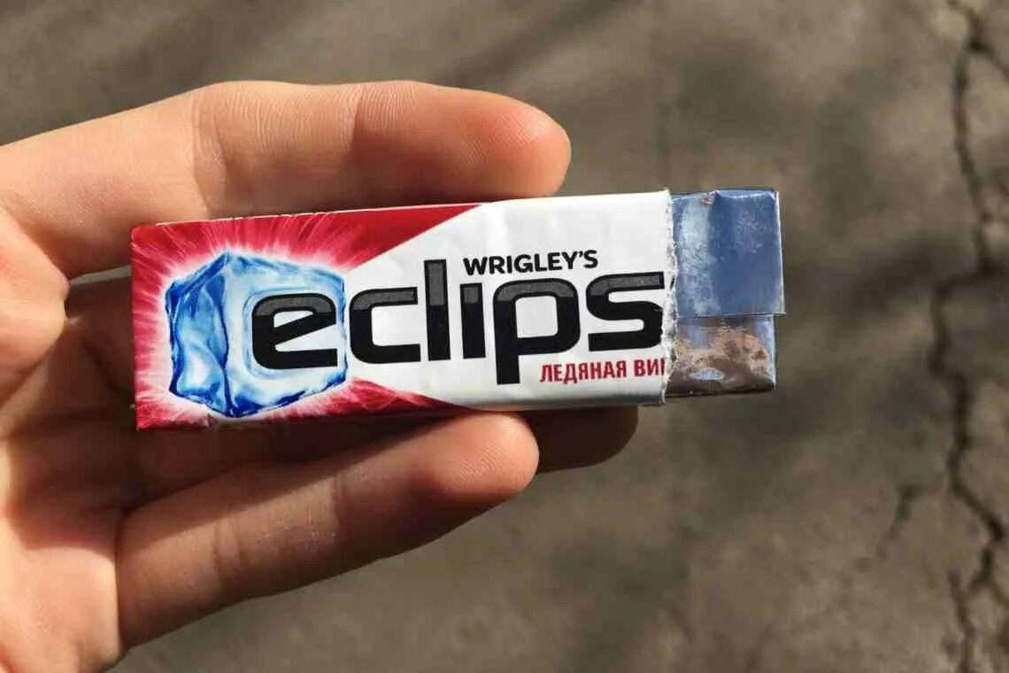 Эклипс жвачка. Жвачка eclipse вишня. эклипс жевательная резинка. эклибзе жевачка. эклипс розовый жвачка.