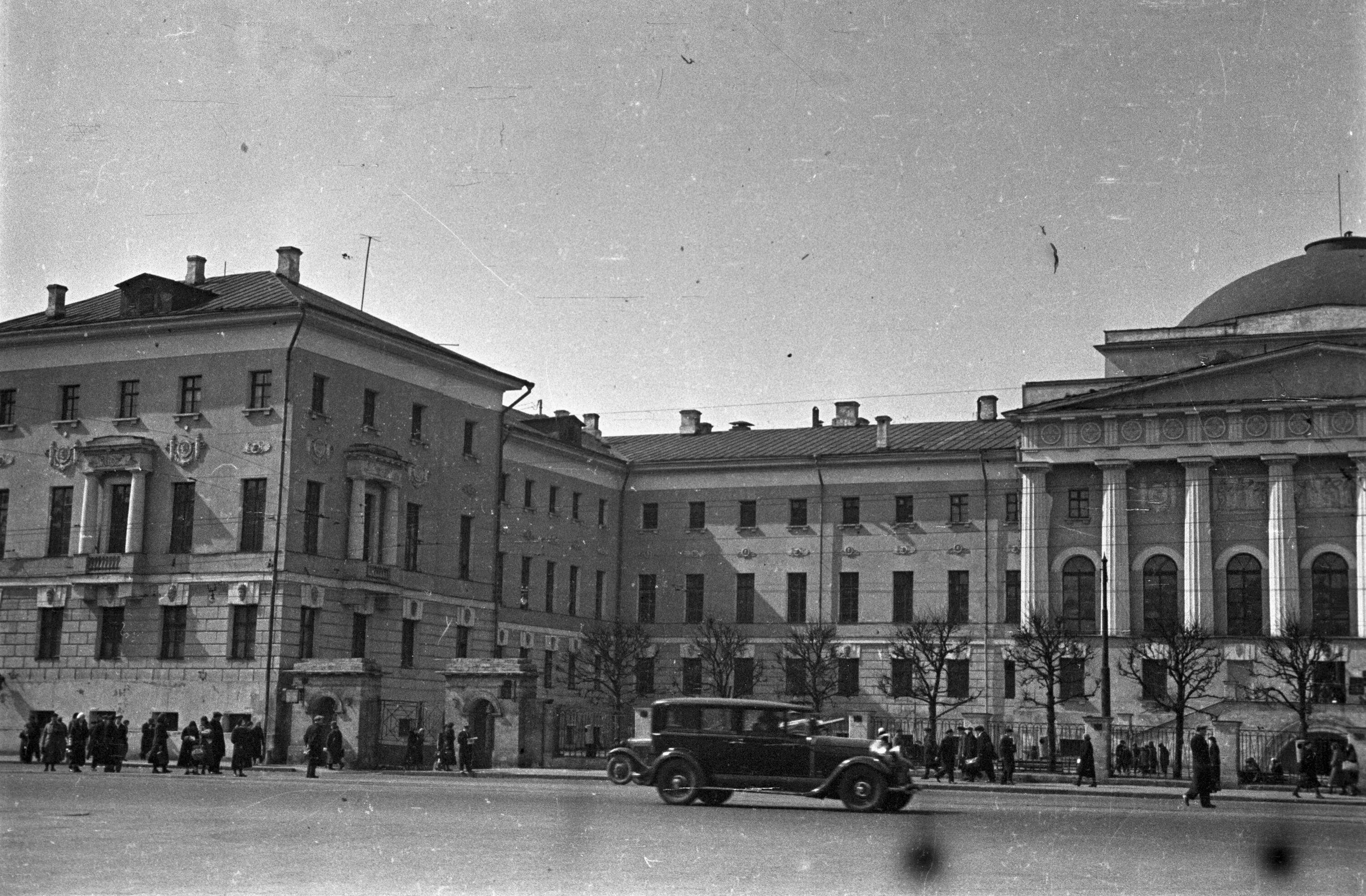 Мгу на моховой. Московский университет, Москва, Моховая улица. Комплекс зданий МГУ на Моховой улице. МГУ на Моховой 1960-е. Моховая улица Москва 1950.