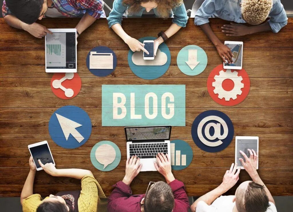 Сервис блогеров. Блог. Ведение блога. Контент в социальных сетях. Блоггер.