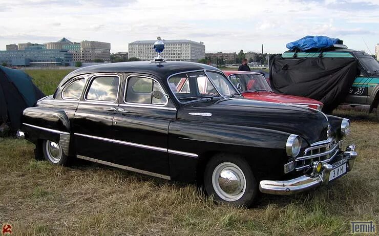 Автомобили 40-х годов. Зим (газ-12). Советская машина зима. Медаль воир 55 лет. Зим 70 лет.