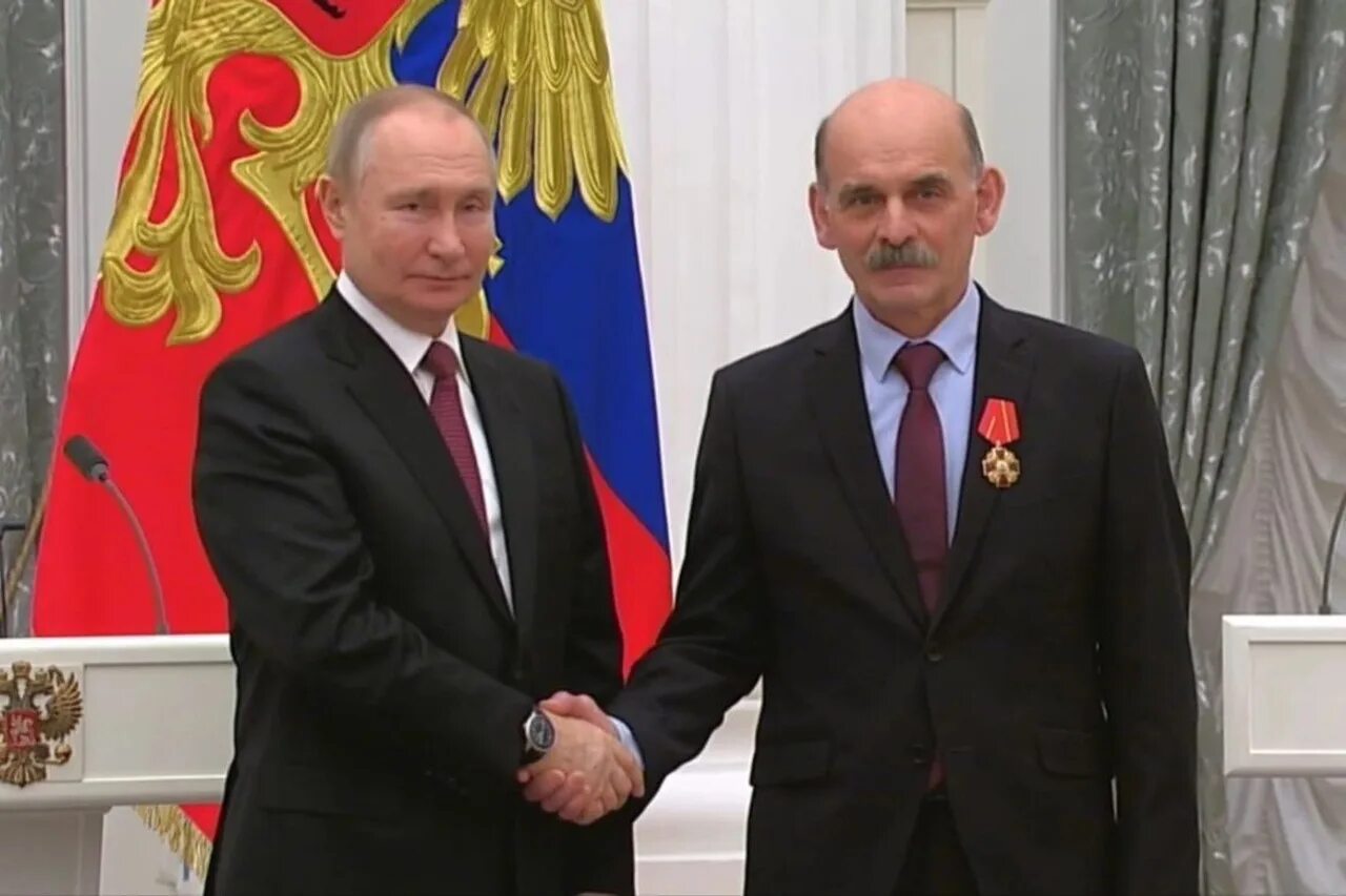 Сцена кремля. Награждения декабрь 2022. Торжественные приемы президентов. Вручение государственных наград. Путин вручил награды 2022.