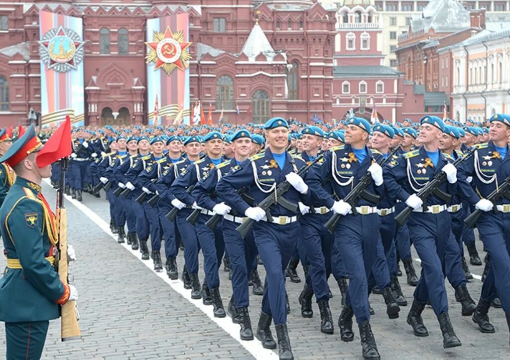 9 мая москва мероприятия. Парад Победы в Москве. Парад на красной площади. Парад на красной площади 9 мая. Красная площадь 9 мая.