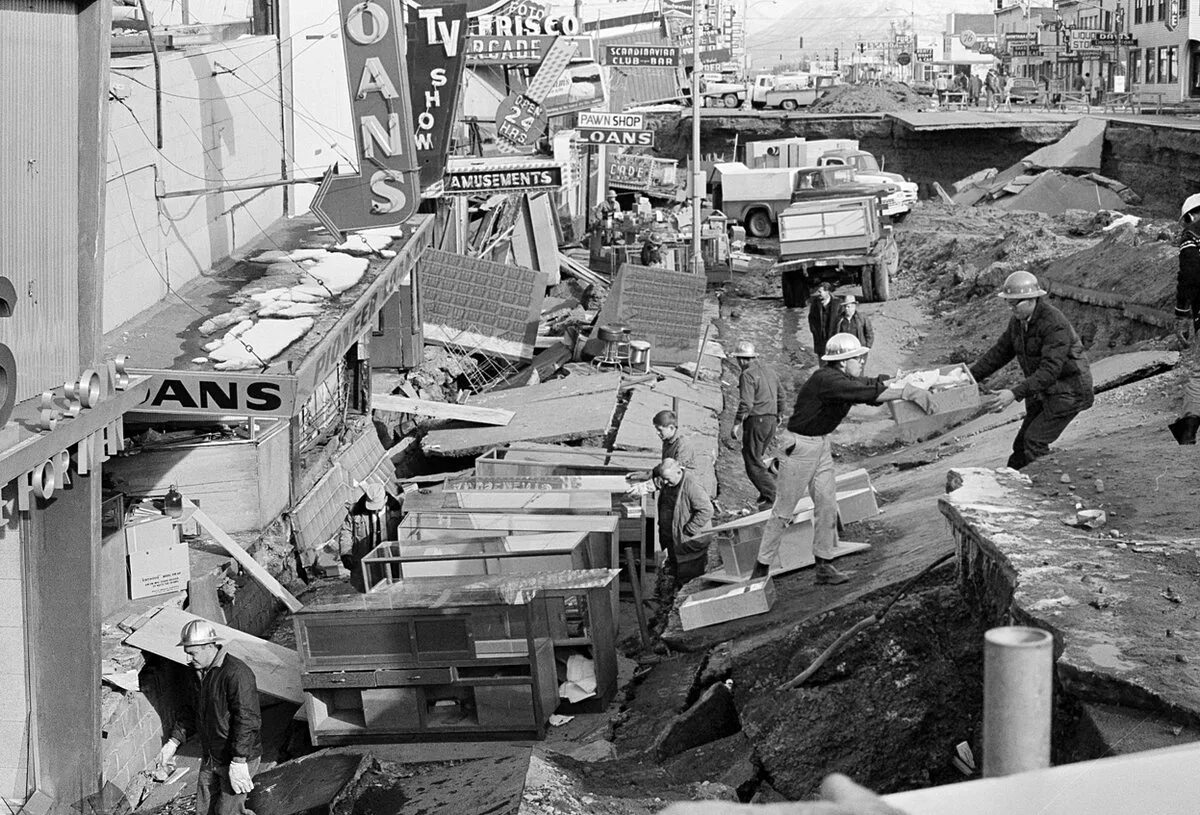 Землетрясение в 50 годах. Великое Аляскинское землетрясение 1964. Землетрясение на Аляске 1964. Землетрясение в Аляске в 1964 году.