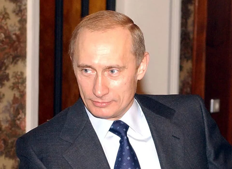 Лица президента. Путина 2002. Фотография Путина.