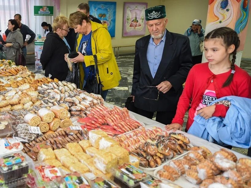 Нижнекамск халяль. Народная ярмарка. Магазины Халяль в Нижнекамске. Ярмарка Халяль Нижнекамск Рамусс Молл.