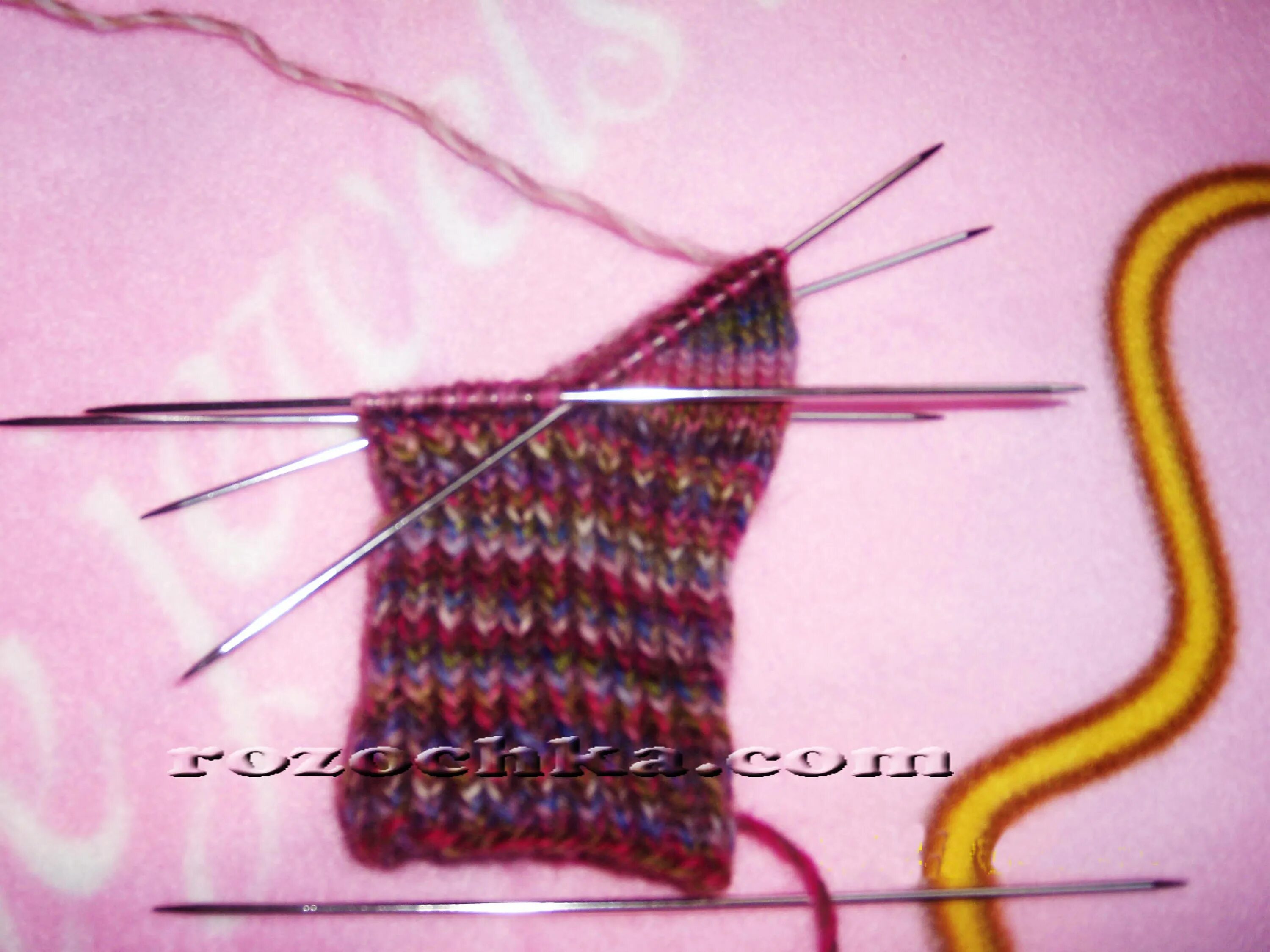 вывязывание пятки укороченными рядами спицами. носки с пяткой бумеранг. пятка укороченными рядами спицами. носки с пяткой бумеранг. вязание носков с пяткой бумеранг.