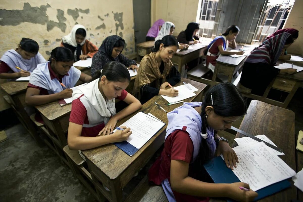 Schools in developing Countries. Women of developed Countries. Kinds of students