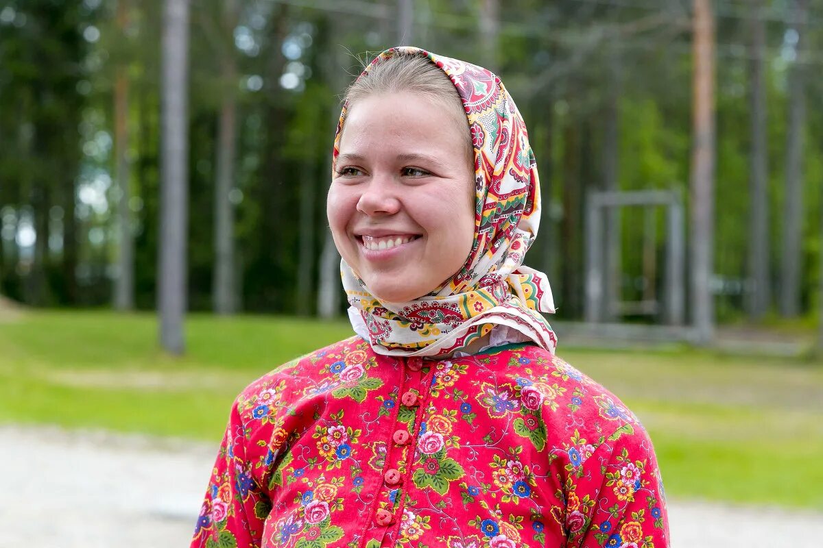 Smile rus. светлана ольшанская. платки на голову для женщин. улыбка россии. девушка анфас улыбка.