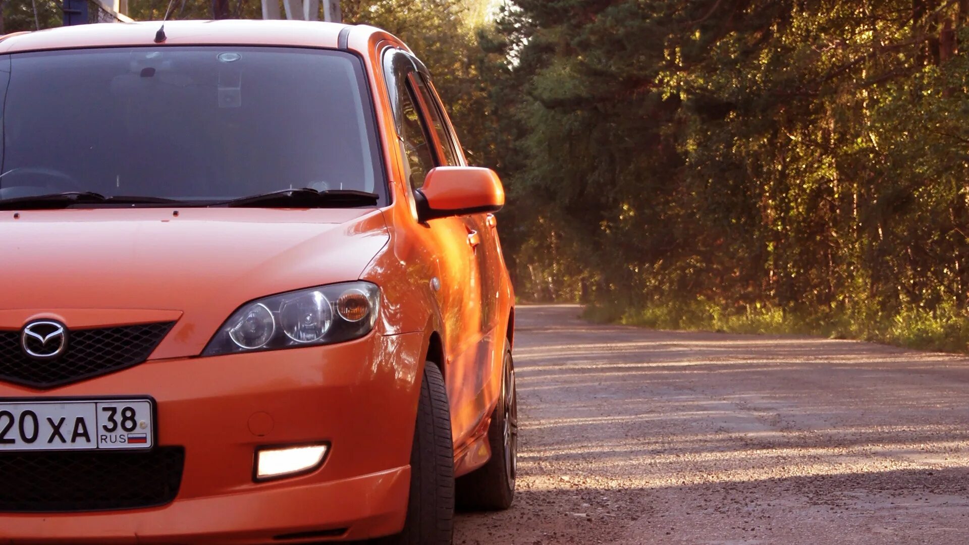 Mazda demio 2. Мазда Демио 1. Мазда Демио 2003 желтая. Мазда Демио спорт 1.5.