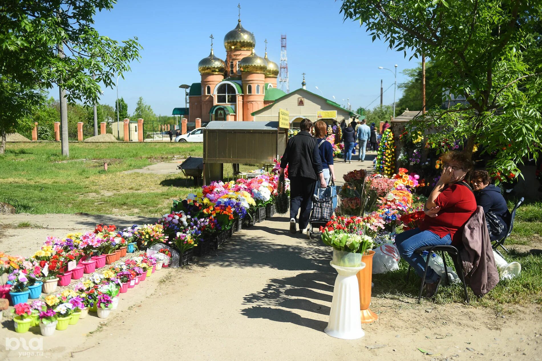 Радоница на Кубани. Родительский день на Кубани. Семык на кладбище поминовение. Радоница на Кубани фото. Радоница выходной день