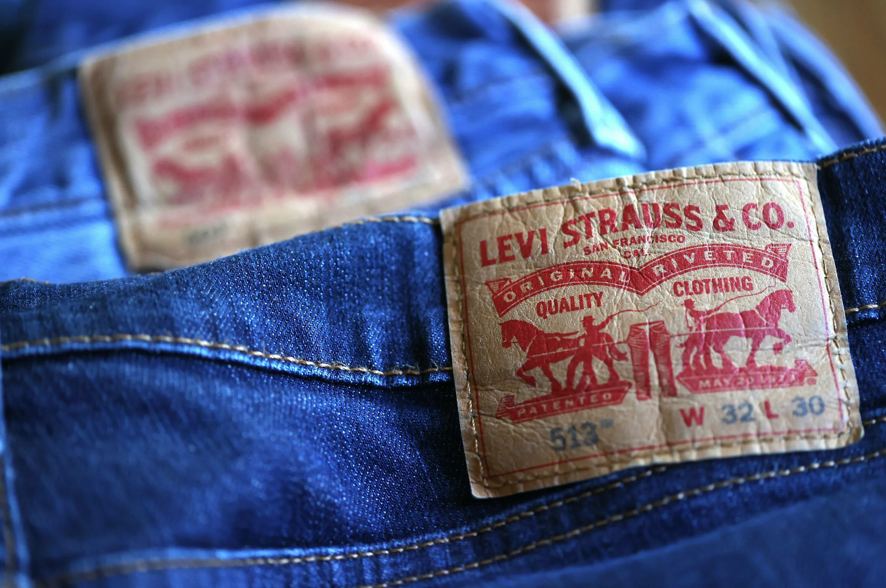 Леви Страусс джинсы. Левайс 501. Джинсы Левис 2022. Джинсы Levi Strauss 630 модель. Четверо джинсов