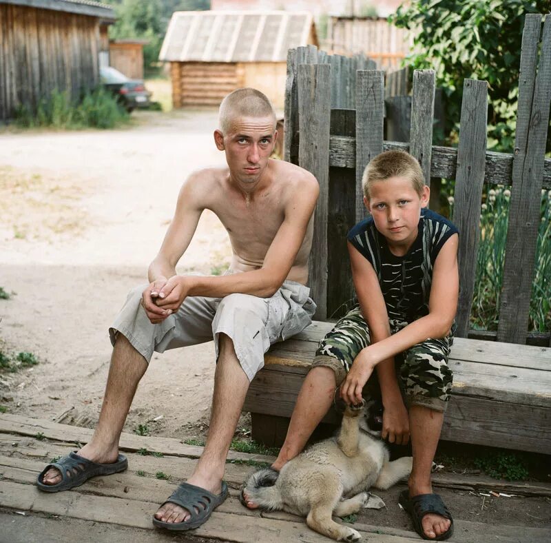 Деревенский парень. Деревенские жители. Деревенские люди. Сидеть на киче