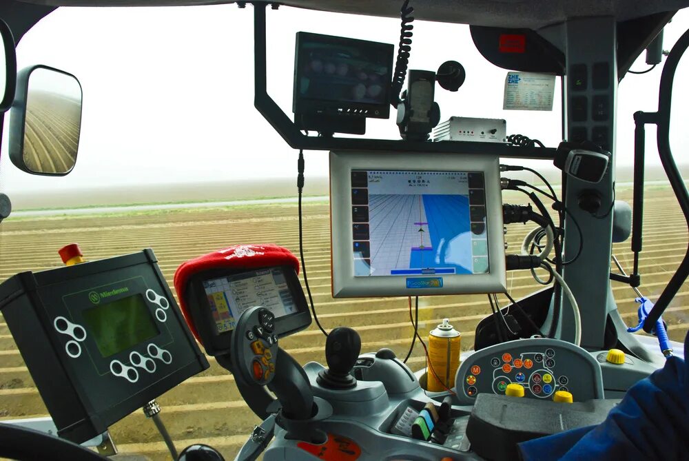 Прибор сх. Бортовой навигационный комплекс «агронавигатор». Система параллельного вождения для трактора John Deere. GPS навигация в сельском хозяйстве. Навигационные системы для сельхозтехники.