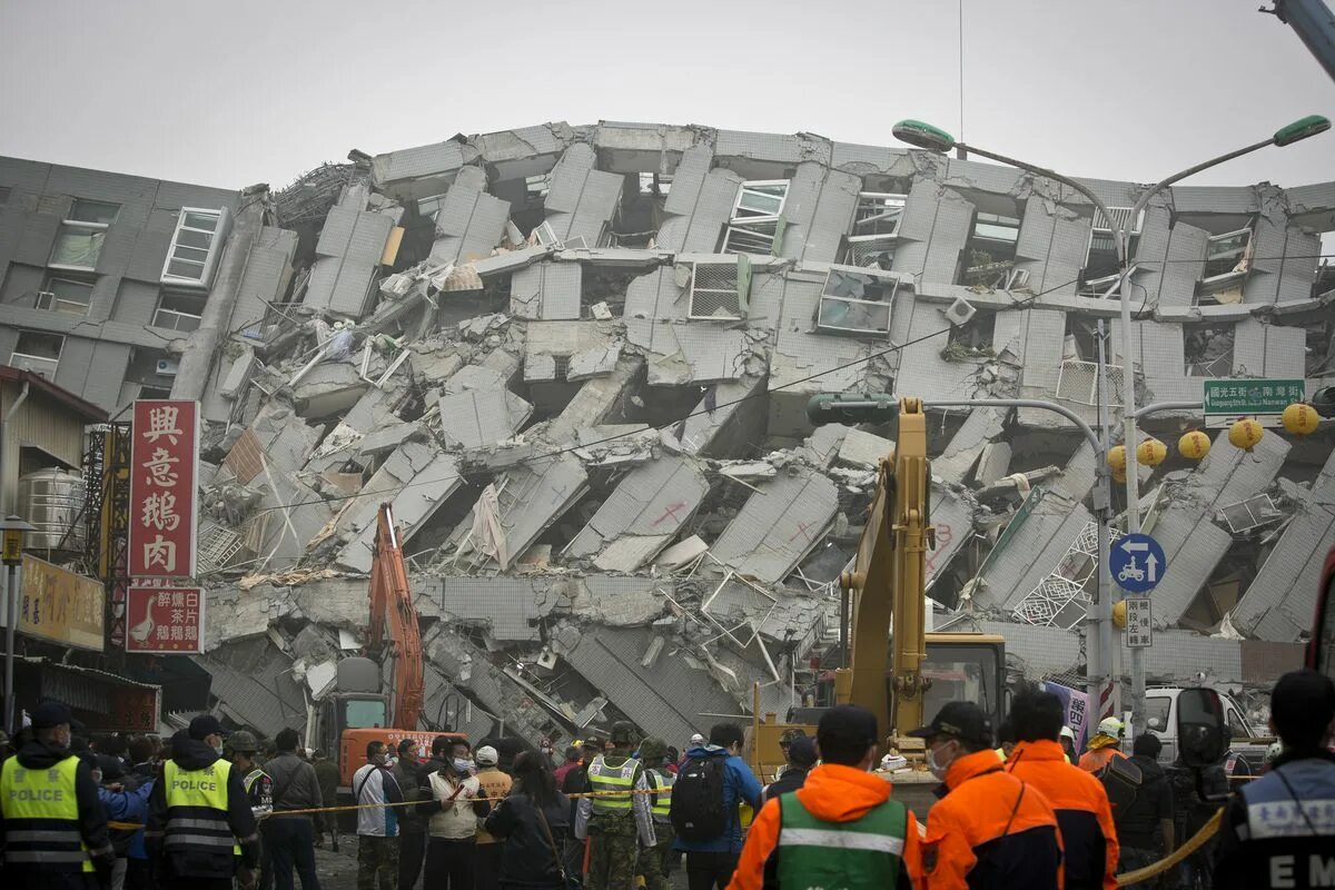 Землетрясение на Тайване 1999. Повреждение и разрушение зданий. Здания после землетрясения. Разрушение от землетрясения.