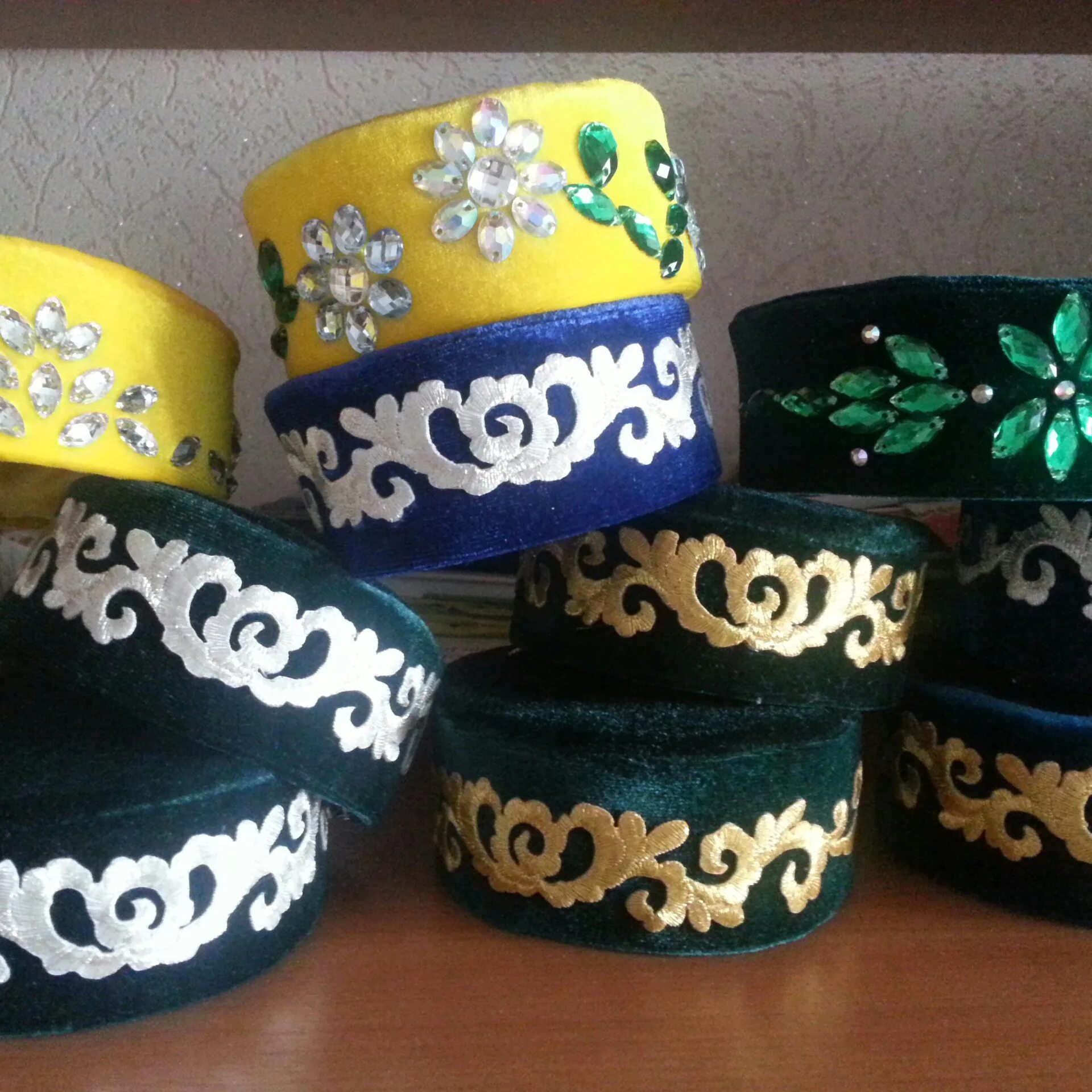 (женский национальный головной убор – калфак. Калфак бизэге. Татарский национальный костюм калфак. Золотное шитье татарского народа. Калфак татарский женский.