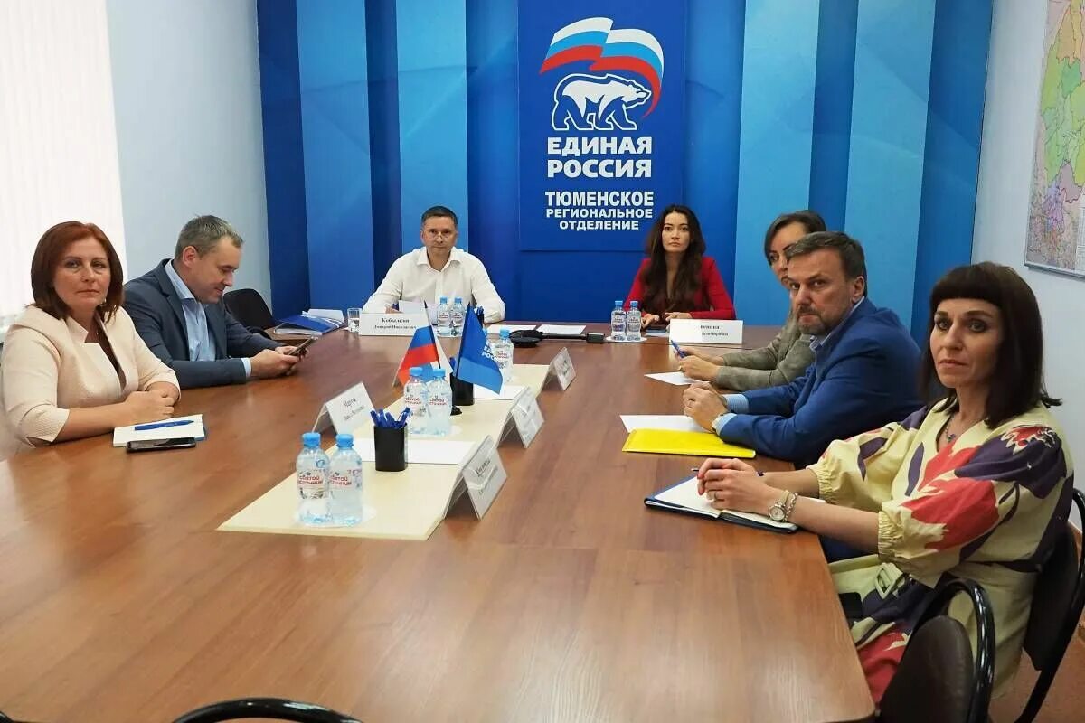 Единая Россия" запустила партпроект по импортозамещению "Выбирай свое