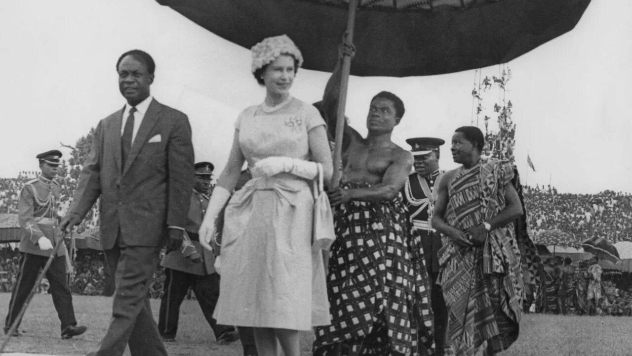 Queen over. Встреча Кеннеди и Кваме Нкрума. Queen Elizabeth in Ghana.