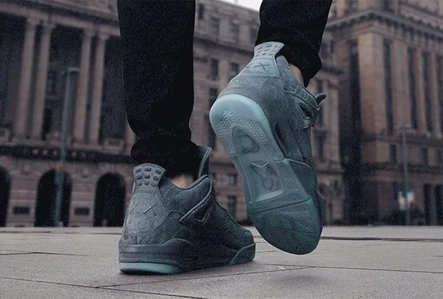 Nike Air Jordan 4 KAWS. Nike Air Jordan 4 Retro KAWS. Nike Air Jordan 4 KAWS Black. Nike Air Jordan 4. Nike kaws 4