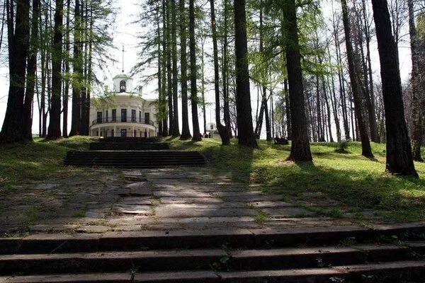 Усадьба где снимали закрытую. Усадьба середниково закрытая школа. усадьба середниково закрытая школа съемки. усадьба середниково подземелье. усадьба середниково внутри закрытая школа.