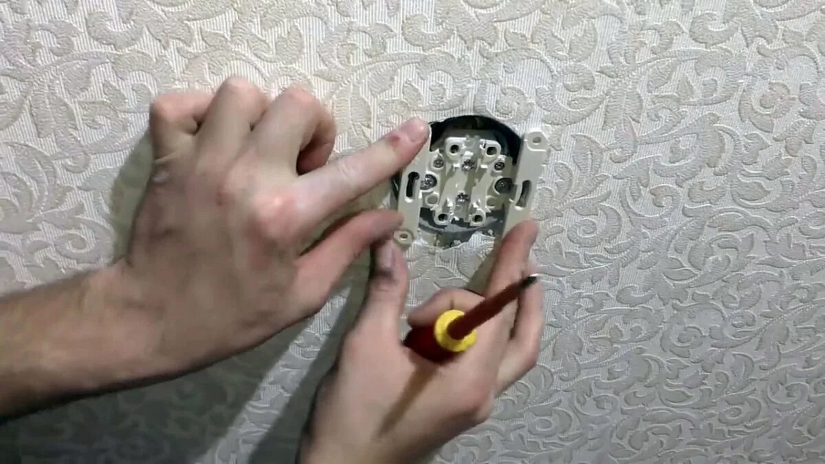 Как устанавливается розетка