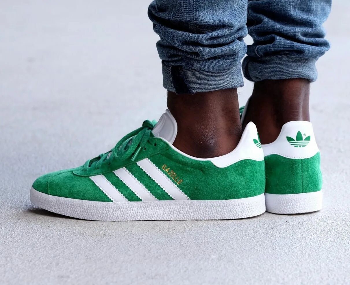 Кеды адидас зеленые. Adidas Gazelle Green. Adidas Gazelle White Green. Adidas Gazelle зеленые. Кеды adidas Originals bb5477.