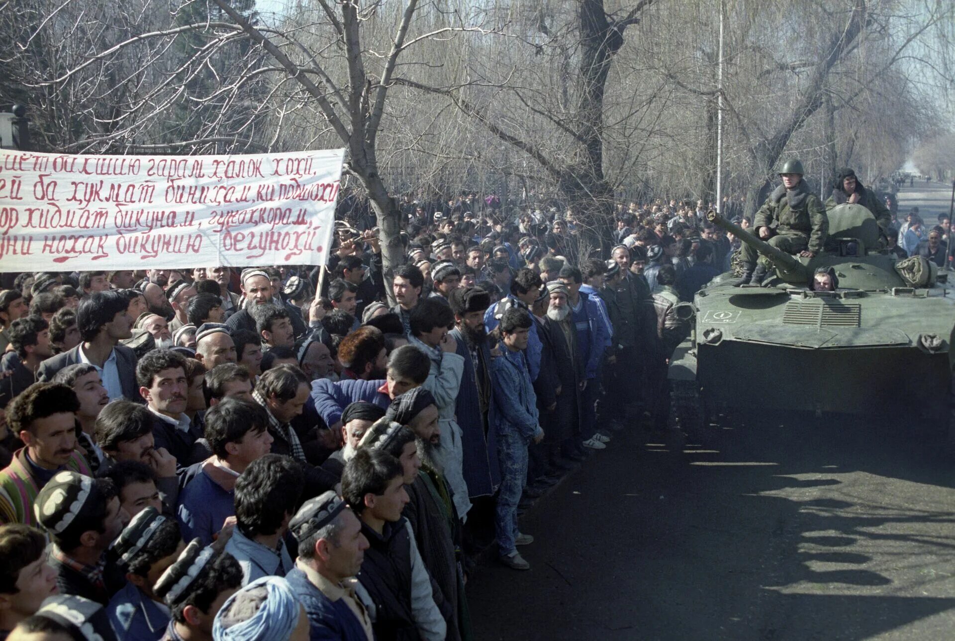 Массовые беспорядки в Душанбе (1990). Погромы в Душанбе 1990. Резня русских в Душанбе 1990.