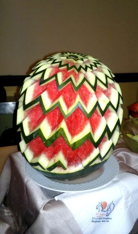 арбуз красный. ударение шарфы красивее. день арбуза. красивая подача арбуза и дыни. красивый арбуз.