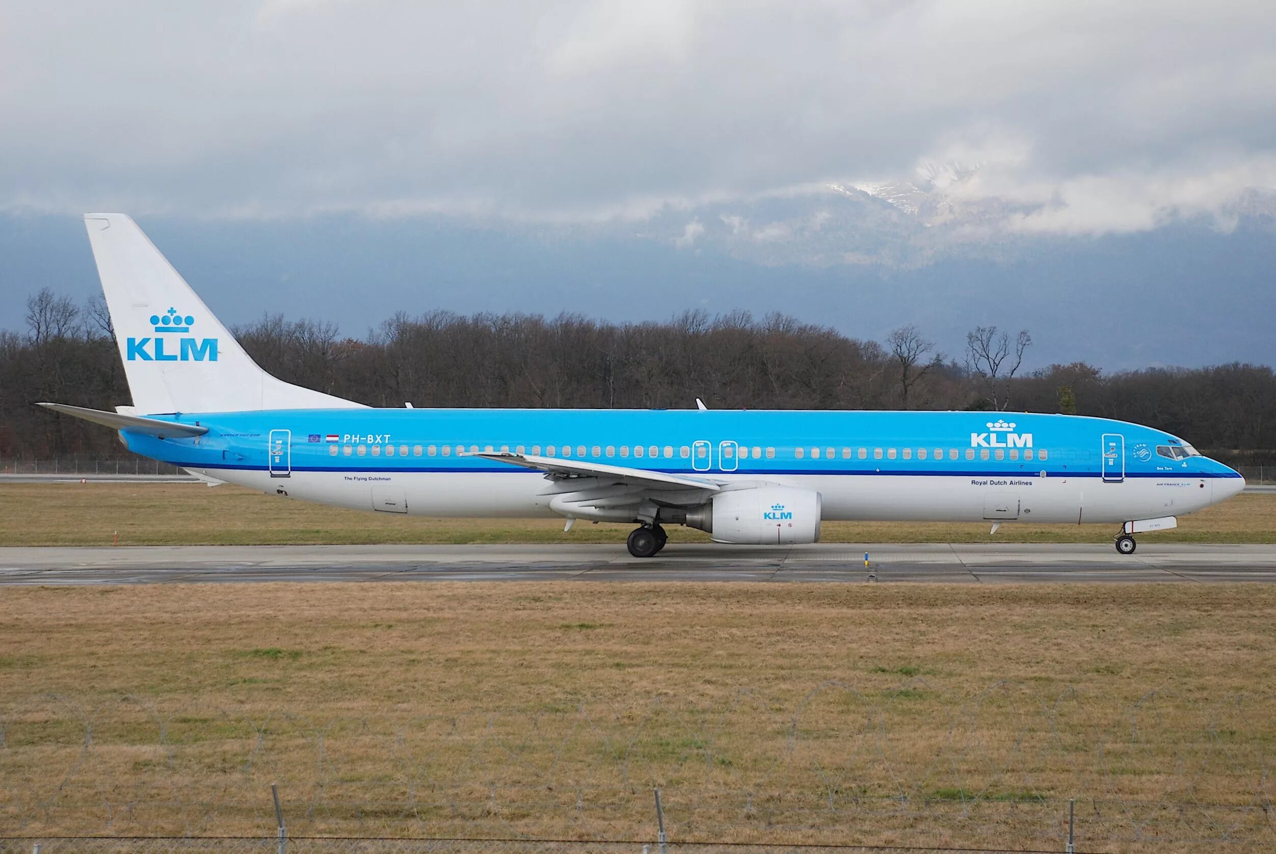 737-900er azur air. Самолёт боинг 737 норд винд. Боинг 737-900. Boeing 737 900 северный ветер. B737-900er.