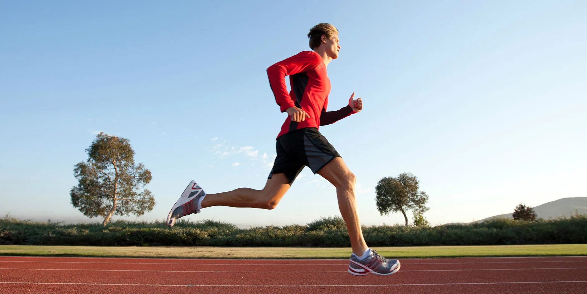 Running area. Бег. Бегущий человек. Спортсмен бежит. Спортивный бег.