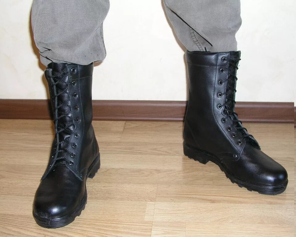 Kampfstiefel 2005 2007. Армейская шнуровка берц. Сапоги военторг 40/255. Шнуровка берцы по армейски. Армейская шнуровка берц.