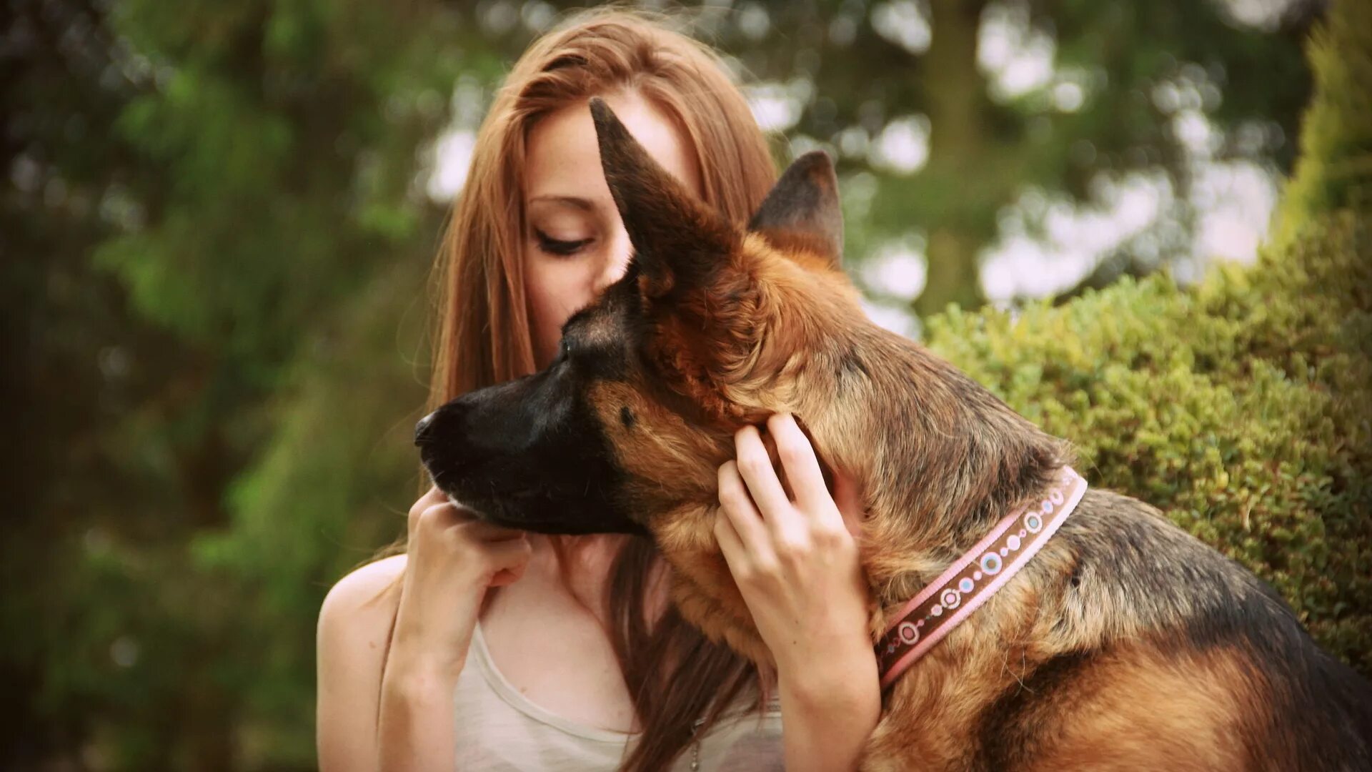 Как называется собака девушка. Фотосессия женщина с собакой. Как называется собака девушка. Женщина с собачкой. Девочка с собакой.