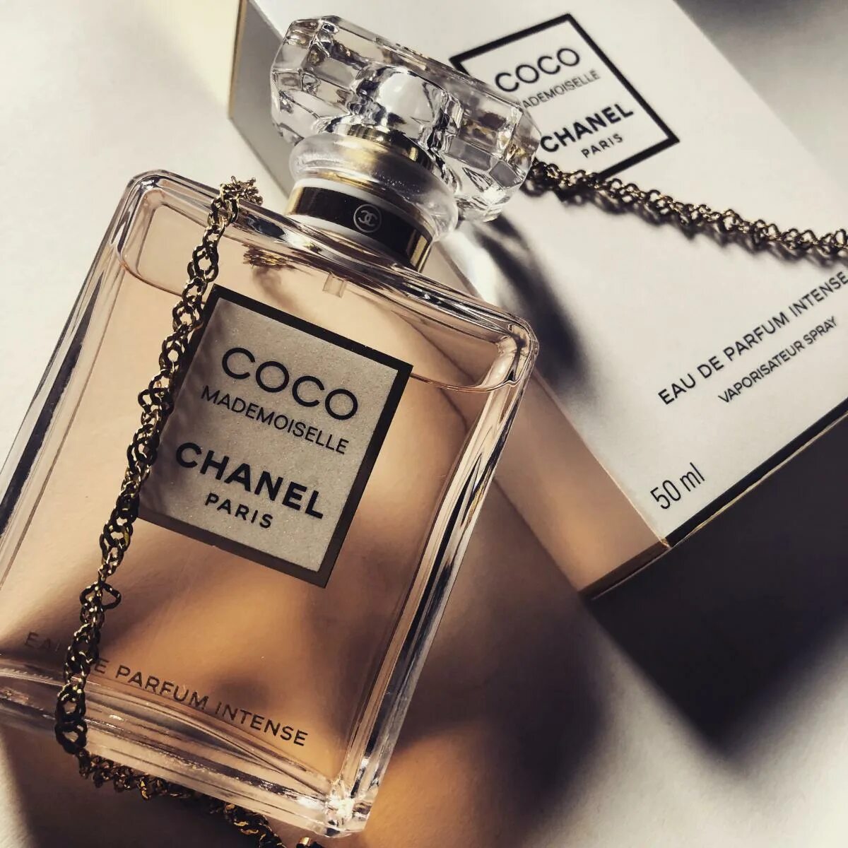 Духи coco chanel mademoiselle. Шанель мадмуазель Интенс. Шанель Coco Mademoiselle intense. Chanel Coco Mademoiselle intense. Духи Chanel Coco Mademoiselle.