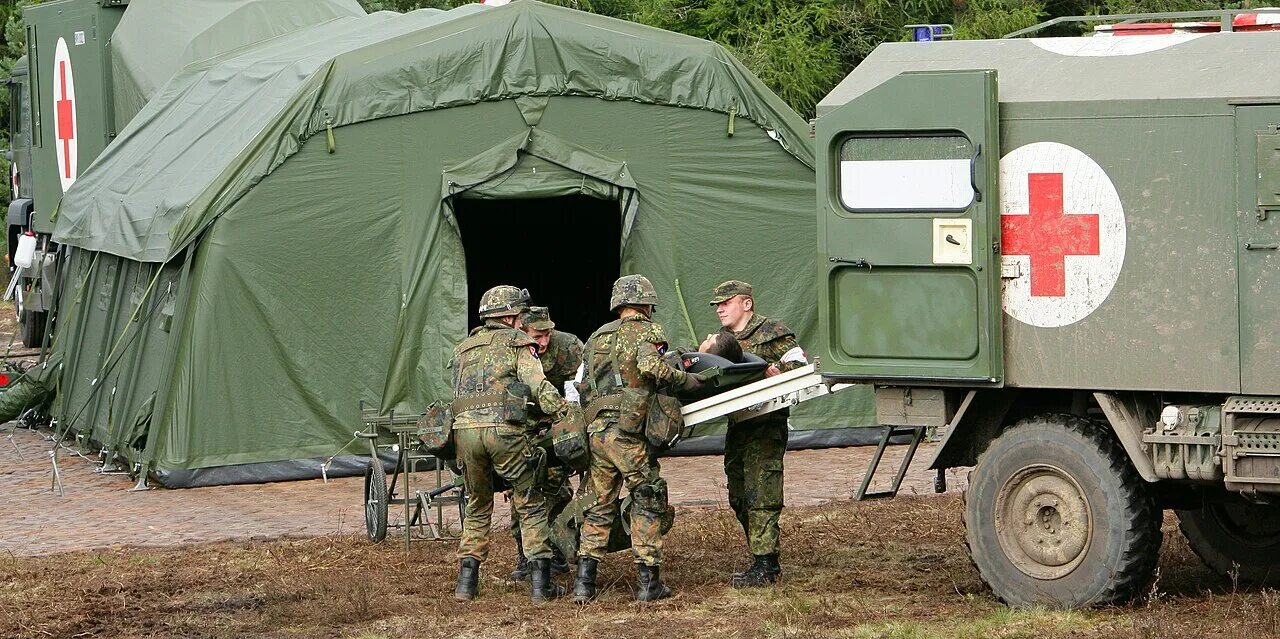 Комплекс медицинского обеспечения. Полевой медик Бундесвер. Военный медицинский пункт. Военно медицинские войска. Медицинское обеспечение военнослужащих.