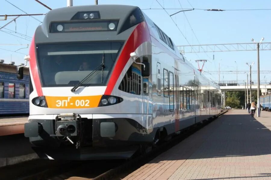 Эпг 002. Stadler flirt беларусь. Электропоезд штадлер минск. Электрички в белоруссии. Эпг электропоезд.