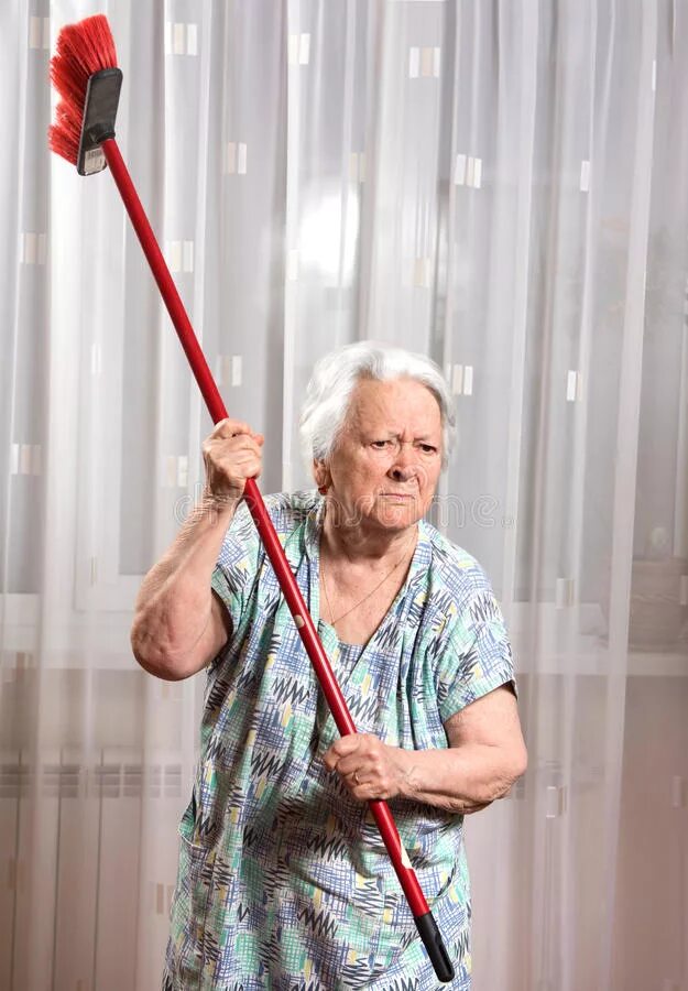 Уборщица для пенсионеров. Бабка со шваброй. Пожилая женщина с палочкой. Человек со шваброй.